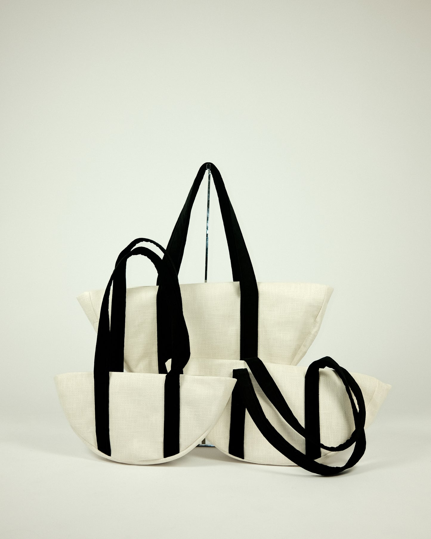EFLIVI CHARCOAL-IVORY BAG